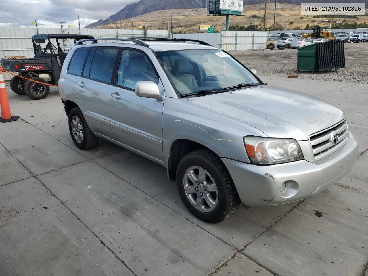 2005 Toyota Highlander Limited VIN: JTEEP21A950102825 Lot: 76497144