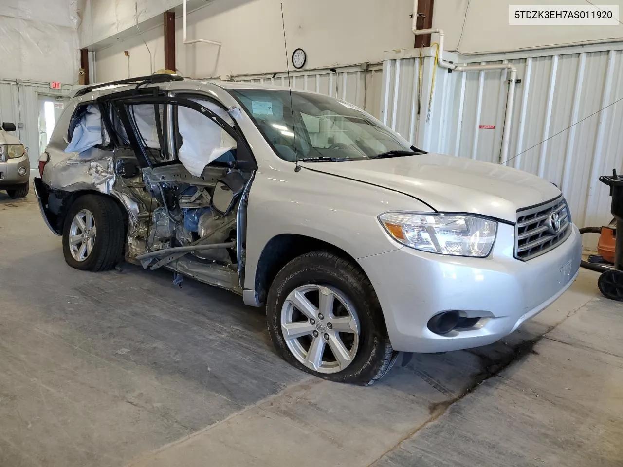 2010 Toyota Highlander VIN: 5TDZK3EH7AS011920 Lot: 73779854