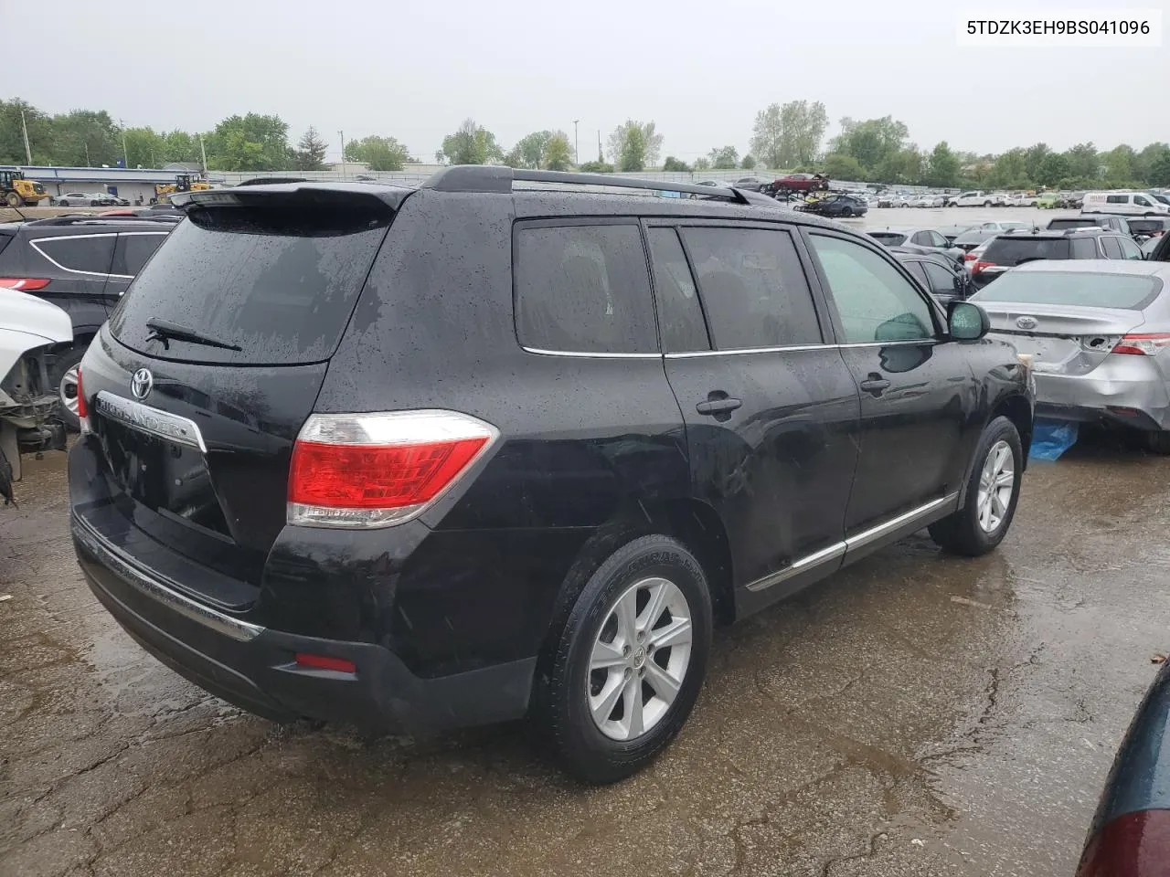 2011 Toyota Highlander Base VIN: 5TDZK3EH9BS041096 Lot: 51867074