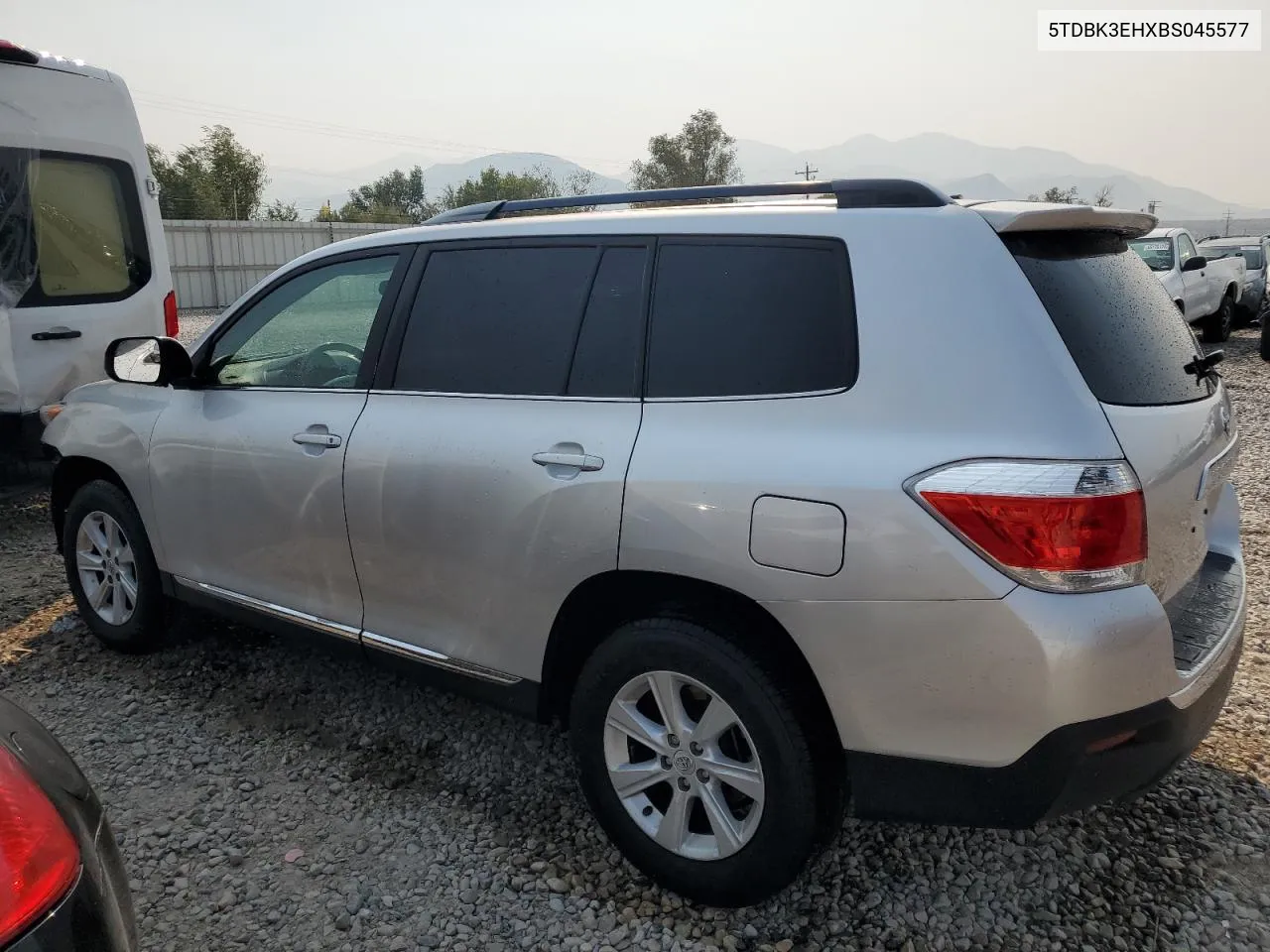 2011 Toyota Highlander Base VIN: 5TDBK3EHXBS045577 Lot: 69992334