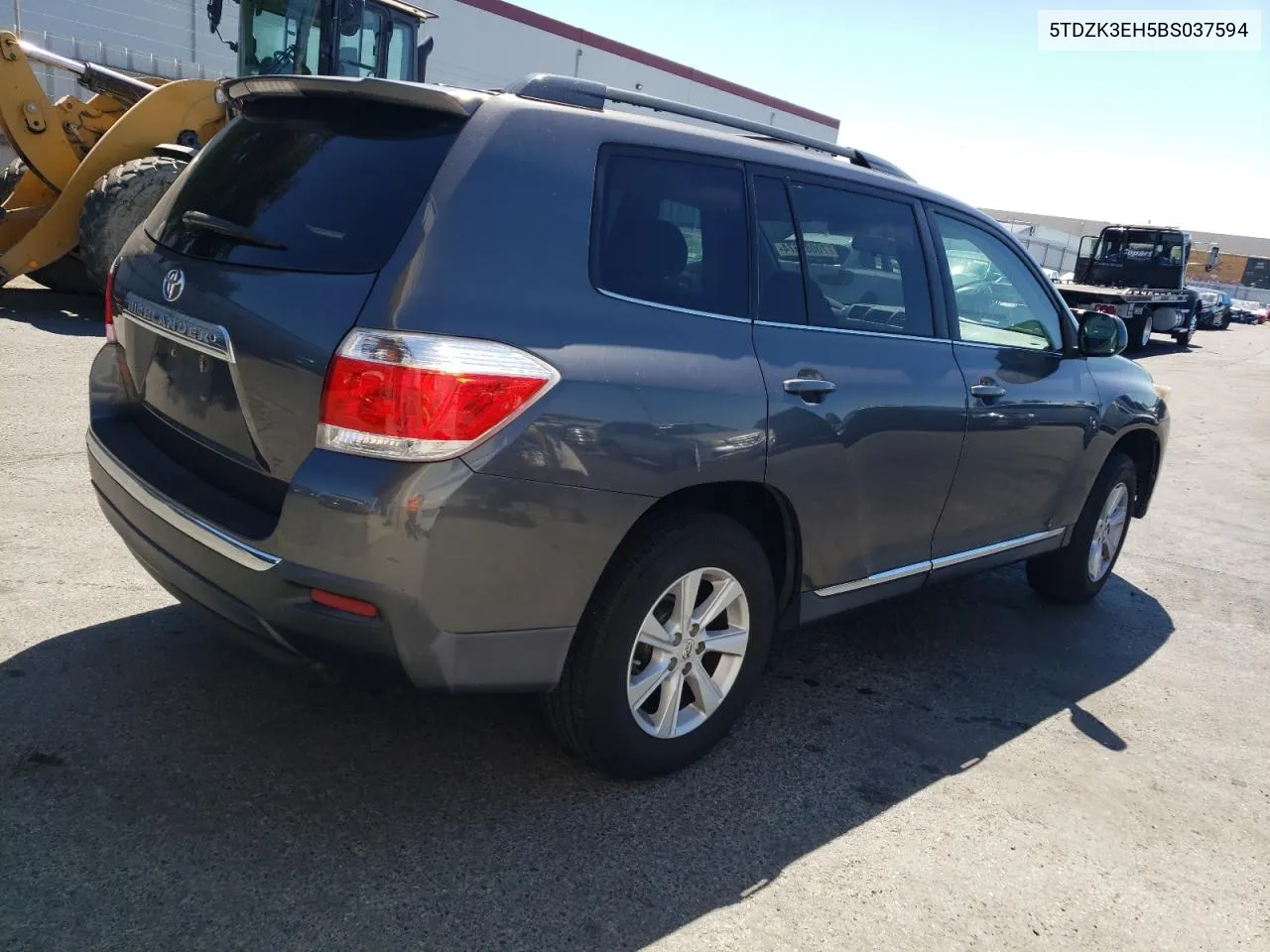 2011 Toyota Highlander Base VIN: 5TDZK3EH5BS037594 Lot: 70082674