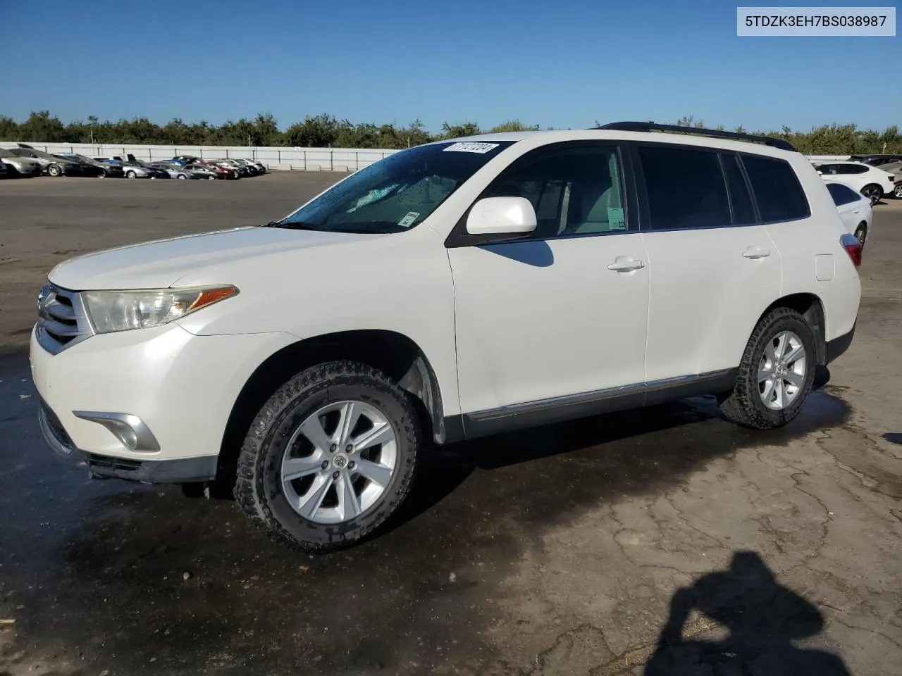 2011 Toyota Highlander Base VIN: 5TDZK3EH7BS038987 Lot: 71127204