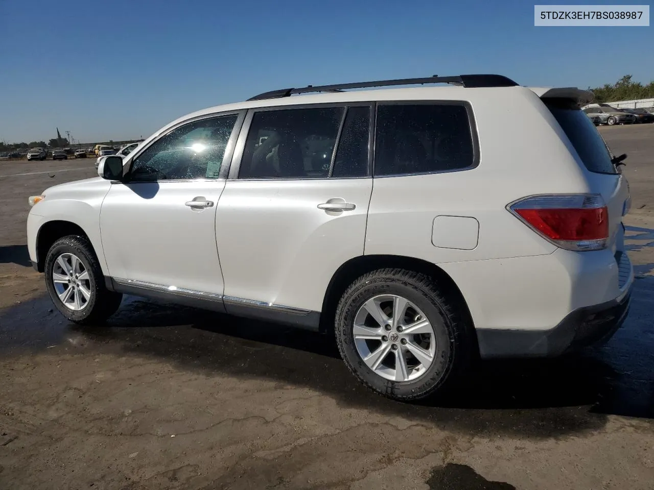 2011 Toyota Highlander Base VIN: 5TDZK3EH7BS038987 Lot: 71127204