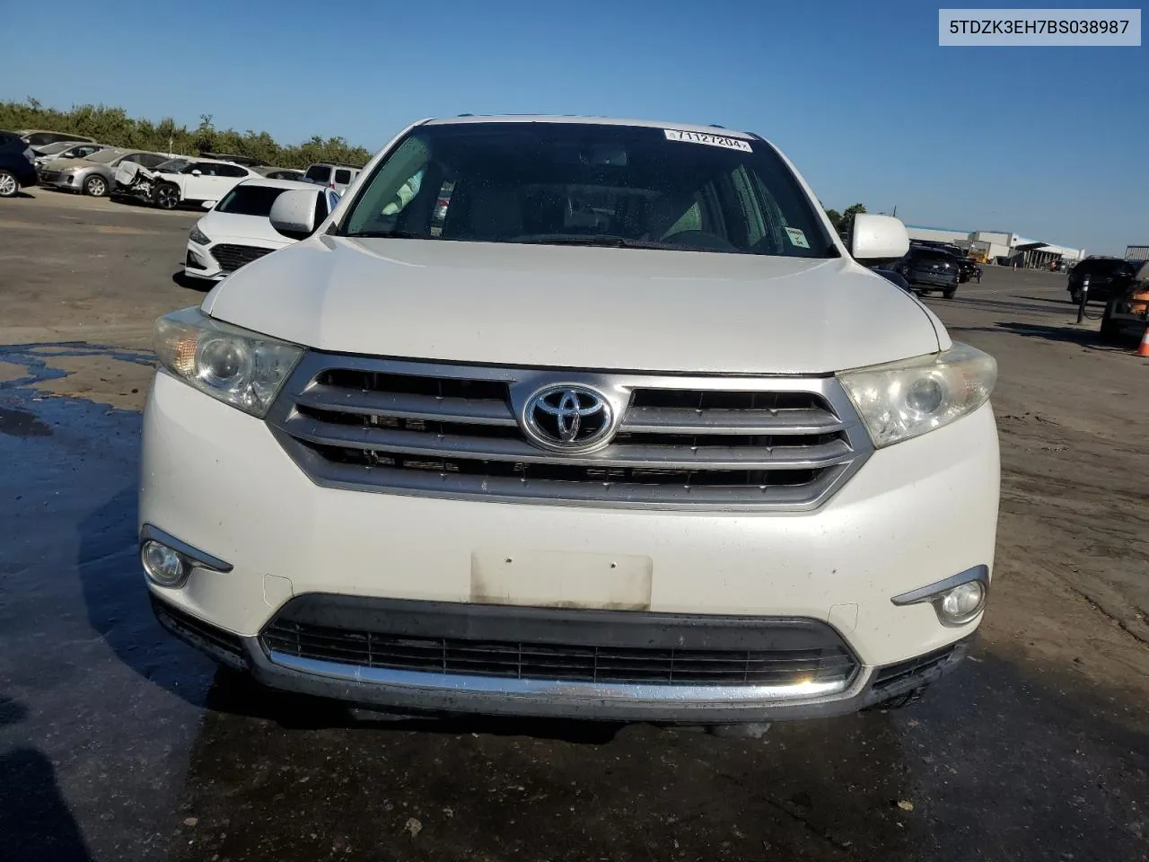 2011 Toyota Highlander Base VIN: 5TDZK3EH7BS038987 Lot: 71127204