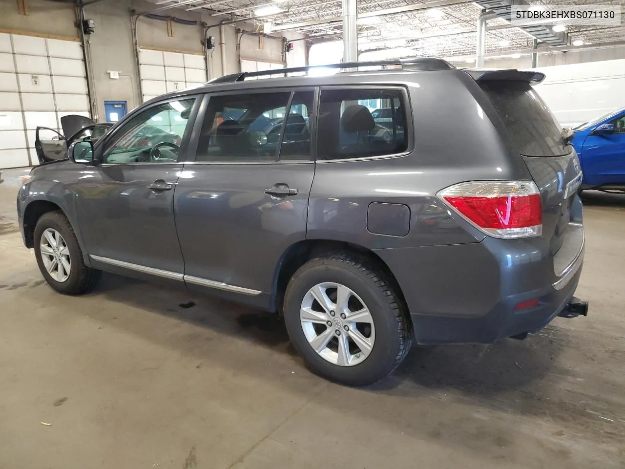 2011 Toyota Highlander Base VIN: 5TDBK3EHXBS071130 Lot: 71234344