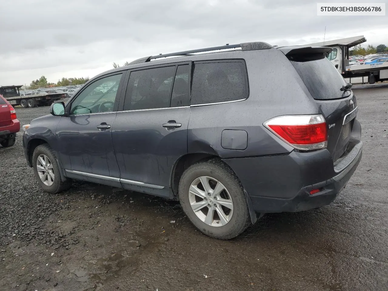 5TDBK3EH3BS066786 2011 Toyota Highlander Base