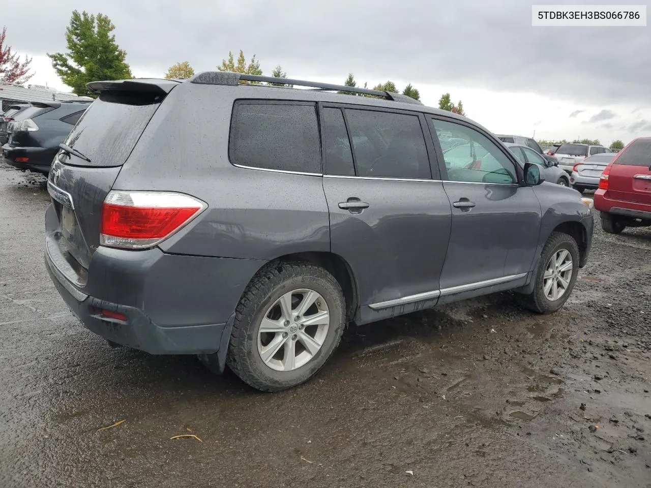 2011 Toyota Highlander Base VIN: 5TDBK3EH3BS066786 Lot: 72934864