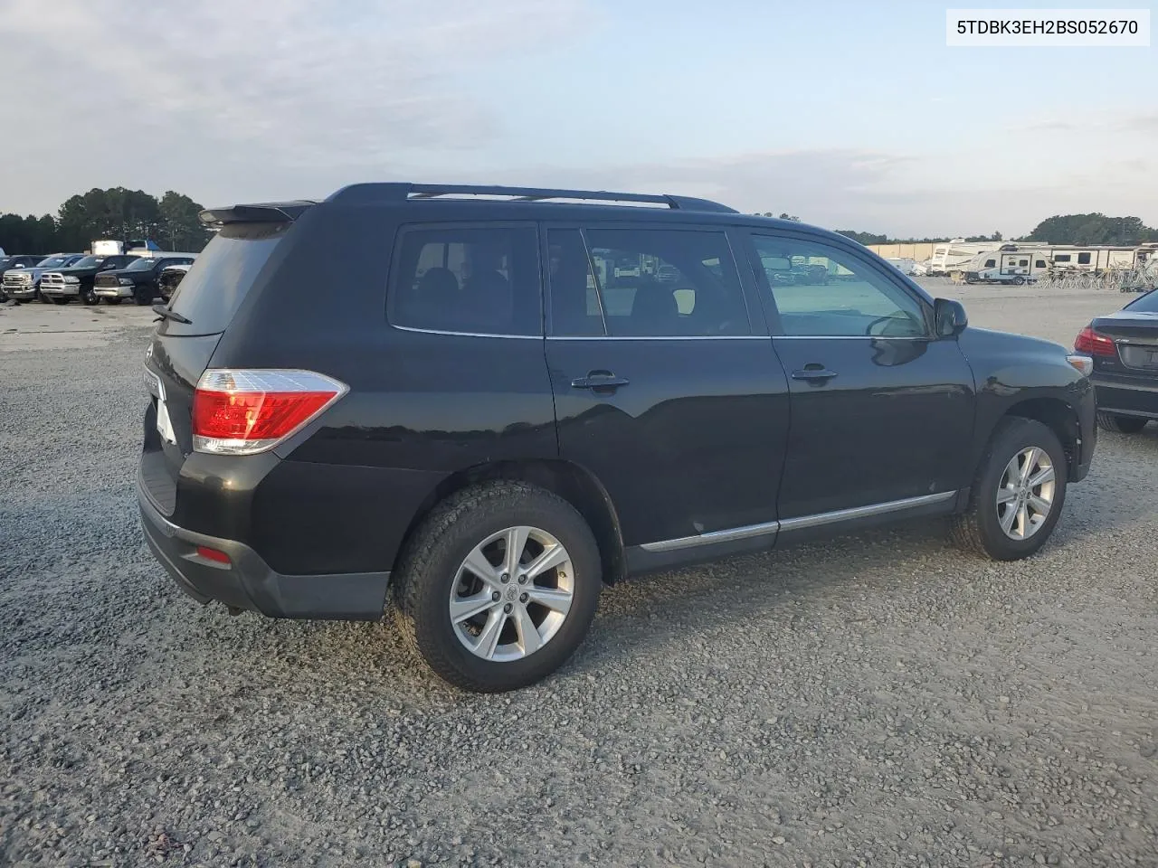 2011 Toyota Highlander Base VIN: 5TDBK3EH2BS052670 Lot: 75164594