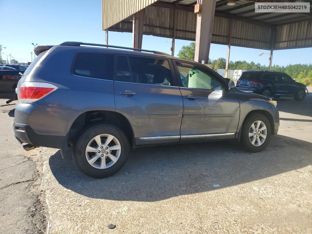 2011 Toyota Highlander Base VIN: 5TDZK3EH4BS042219 Lot: 75345984