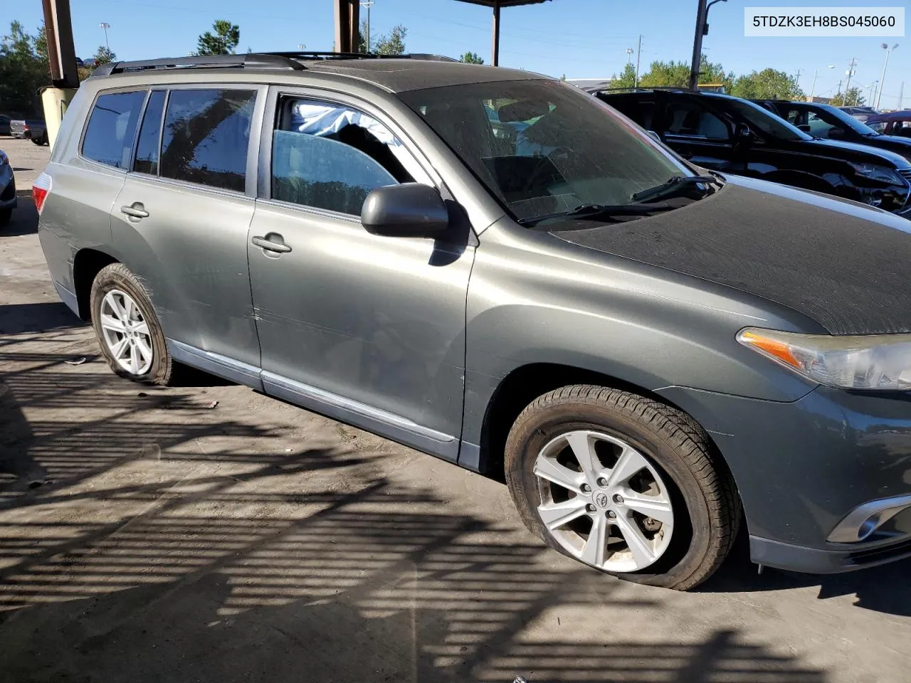 2011 Toyota Highlander Base VIN: 5TDZK3EH8BS045060 Lot: 75438054