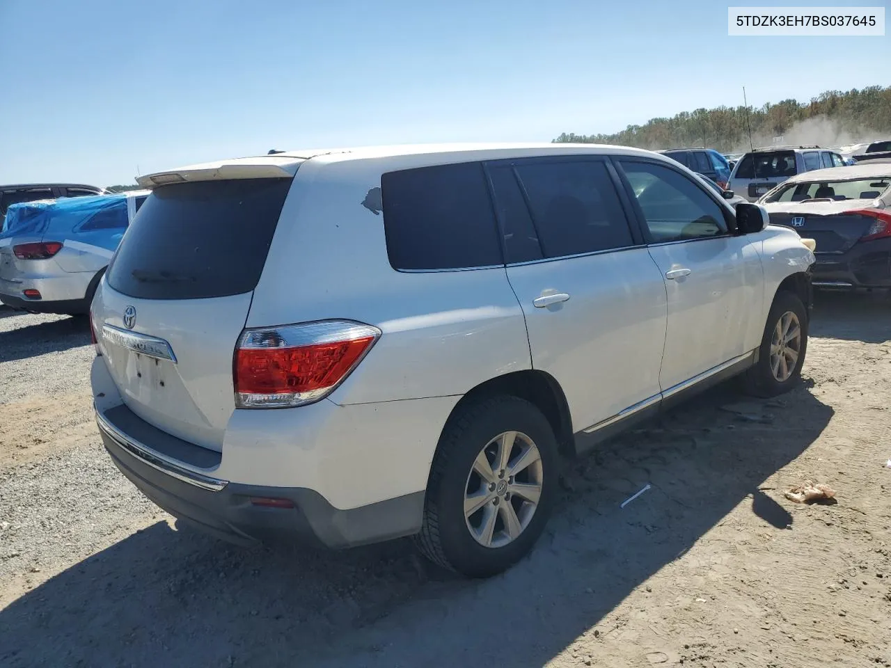 2011 Toyota Highlander Base VIN: 5TDZK3EH7BS037645 Lot: 76036484