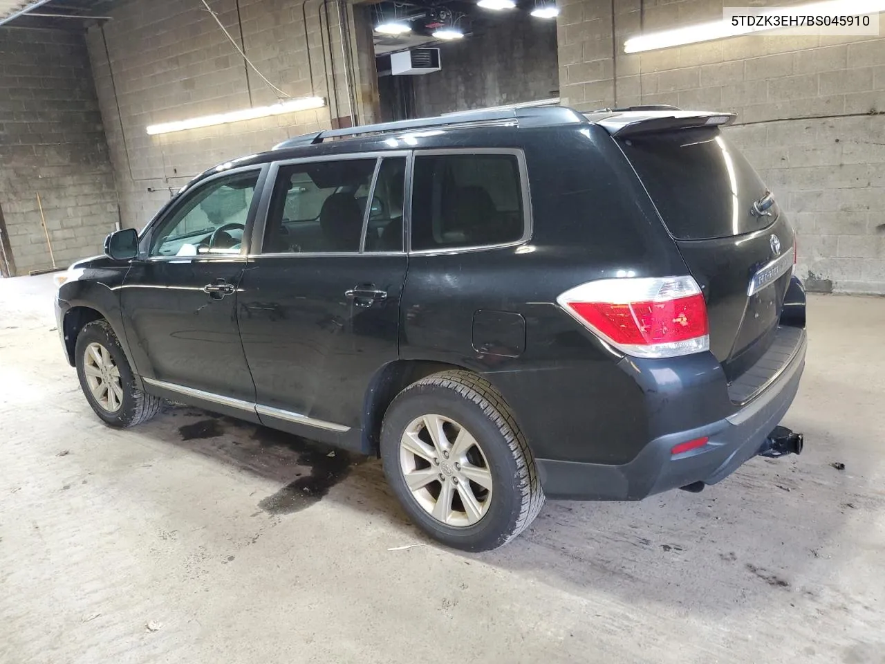 2011 Toyota Highlander Base VIN: 5TDZK3EH7BS045910 Lot: 77048974