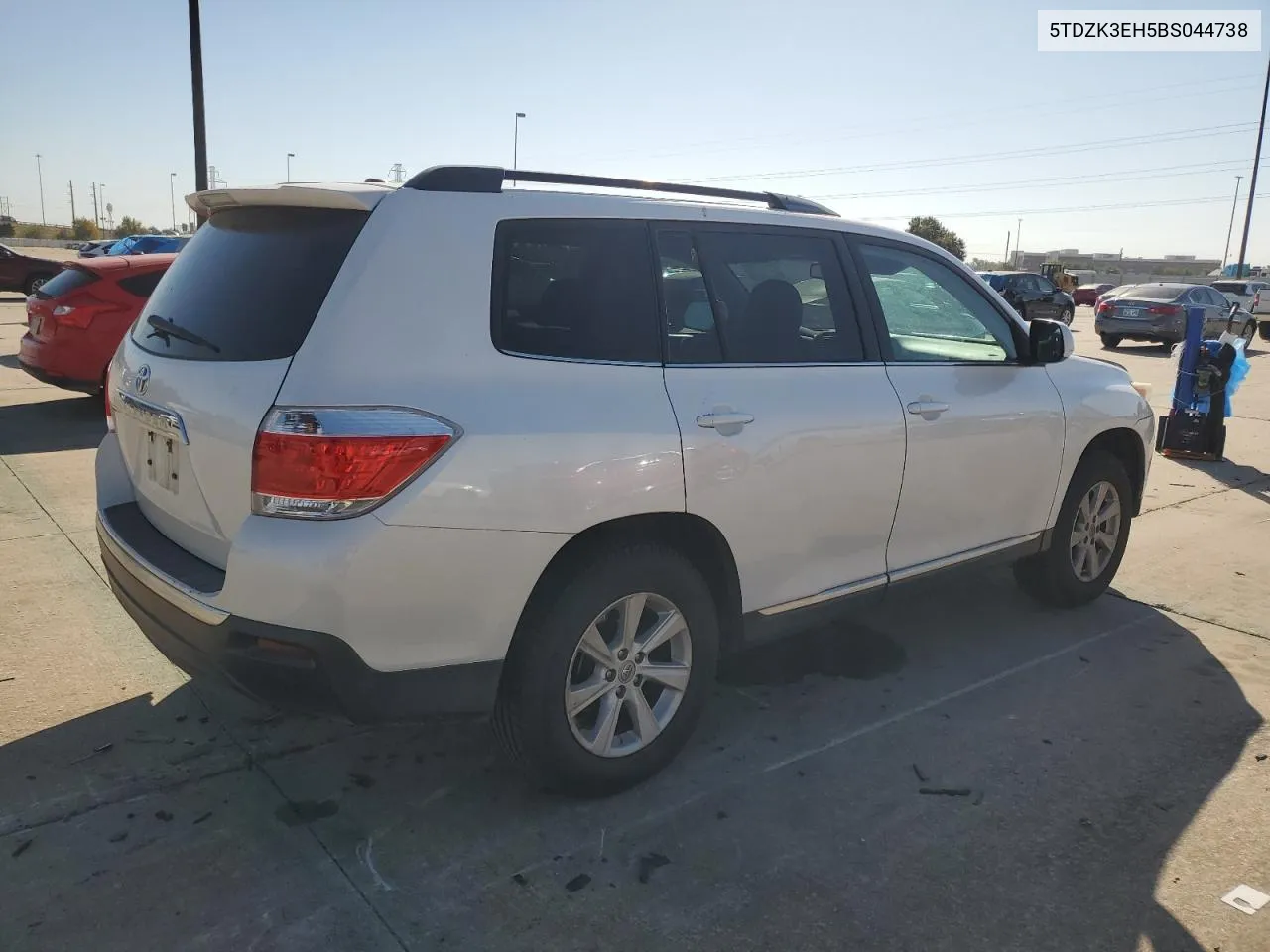 5TDZK3EH5BS044738 2011 Toyota Highlander Base