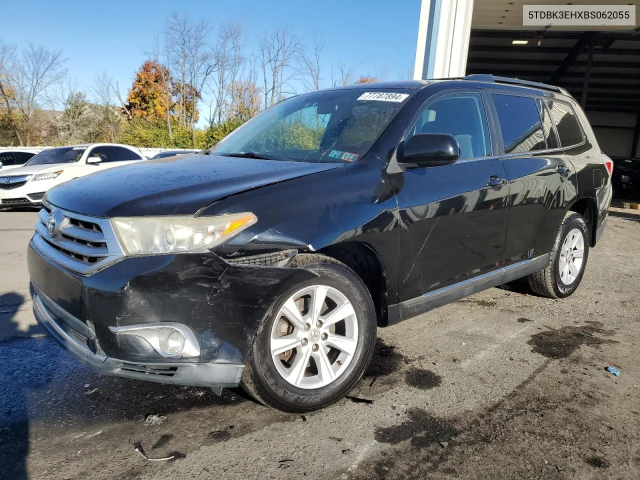 2011 Toyota Highlander Base VIN: 5TDBK3EHXBS062055 Lot: 77787894