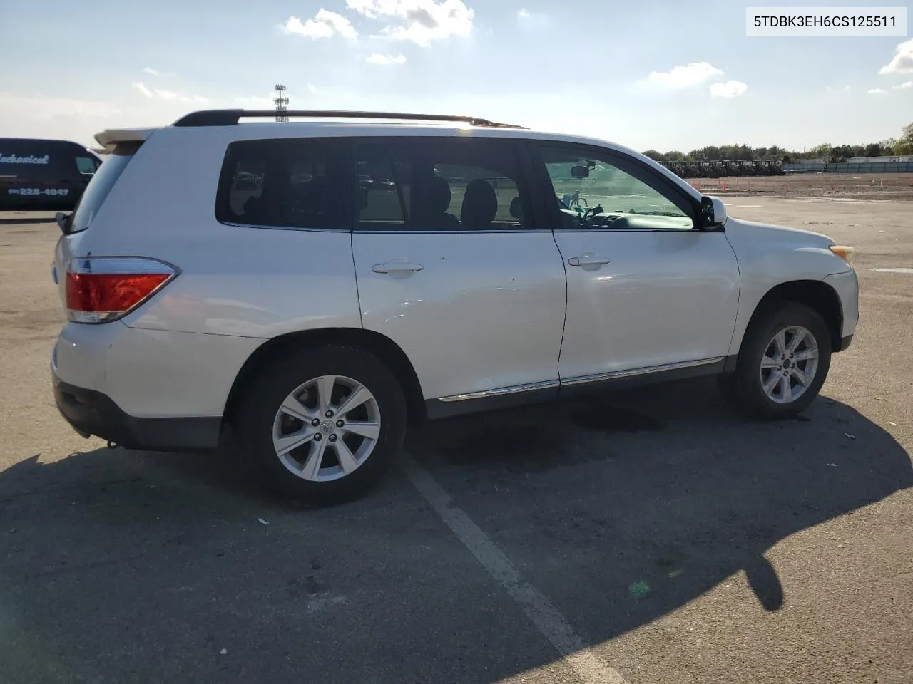 2012 Toyota Highlander Base VIN: 5TDBK3EH6CS125511 Lot: 70614354