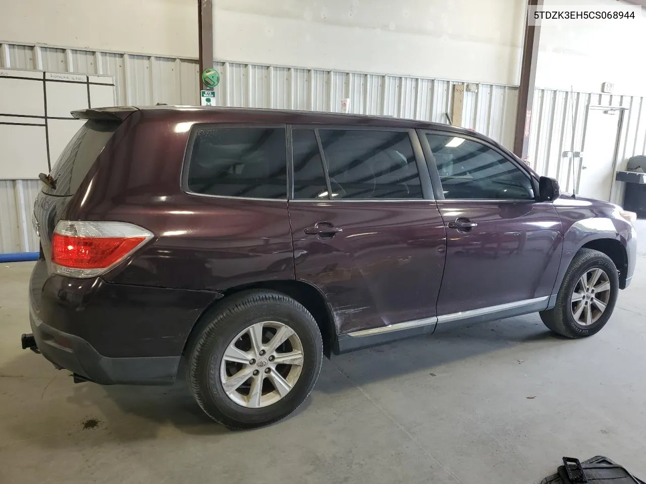 2012 Toyota Highlander Base VIN: 5TDZK3EH5CS068944 Lot: 74421474