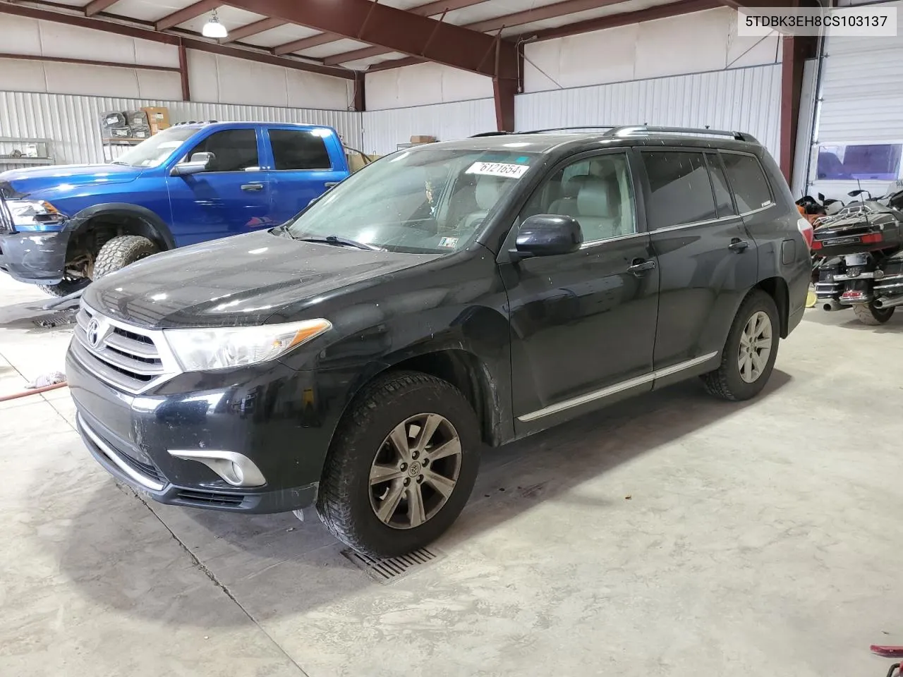 2012 Toyota Highlander Base VIN: 5TDBK3EH8CS103137 Lot: 76121654