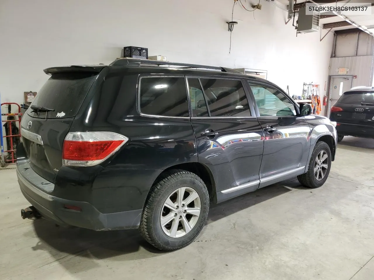 2012 Toyota Highlander Base VIN: 5TDBK3EH8CS103137 Lot: 76121654