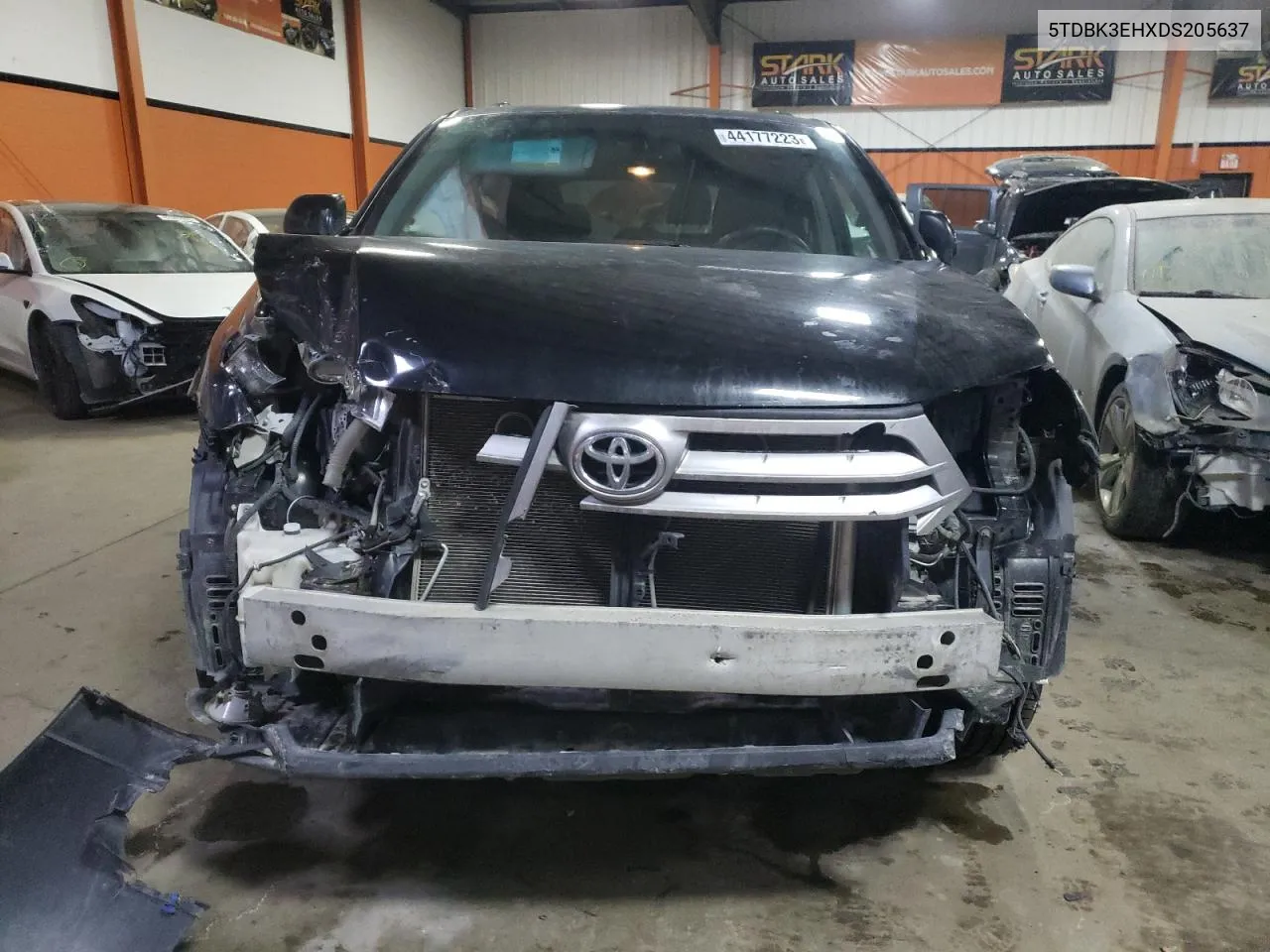 5TDBK3EHXDS205637 2013 Toyota Highlander Base