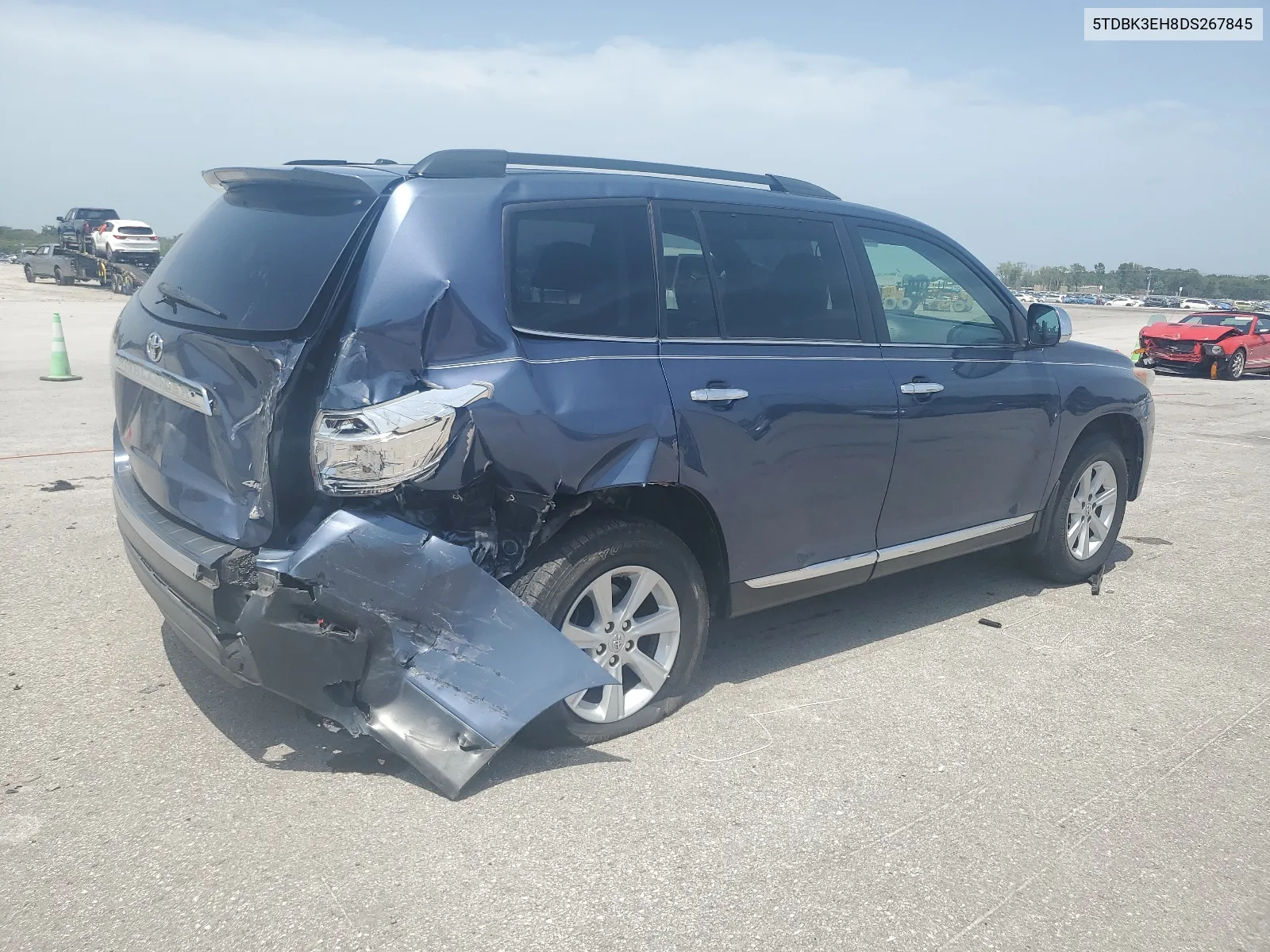 5TDBK3EH8DS267845 2013 Toyota Highlander Base