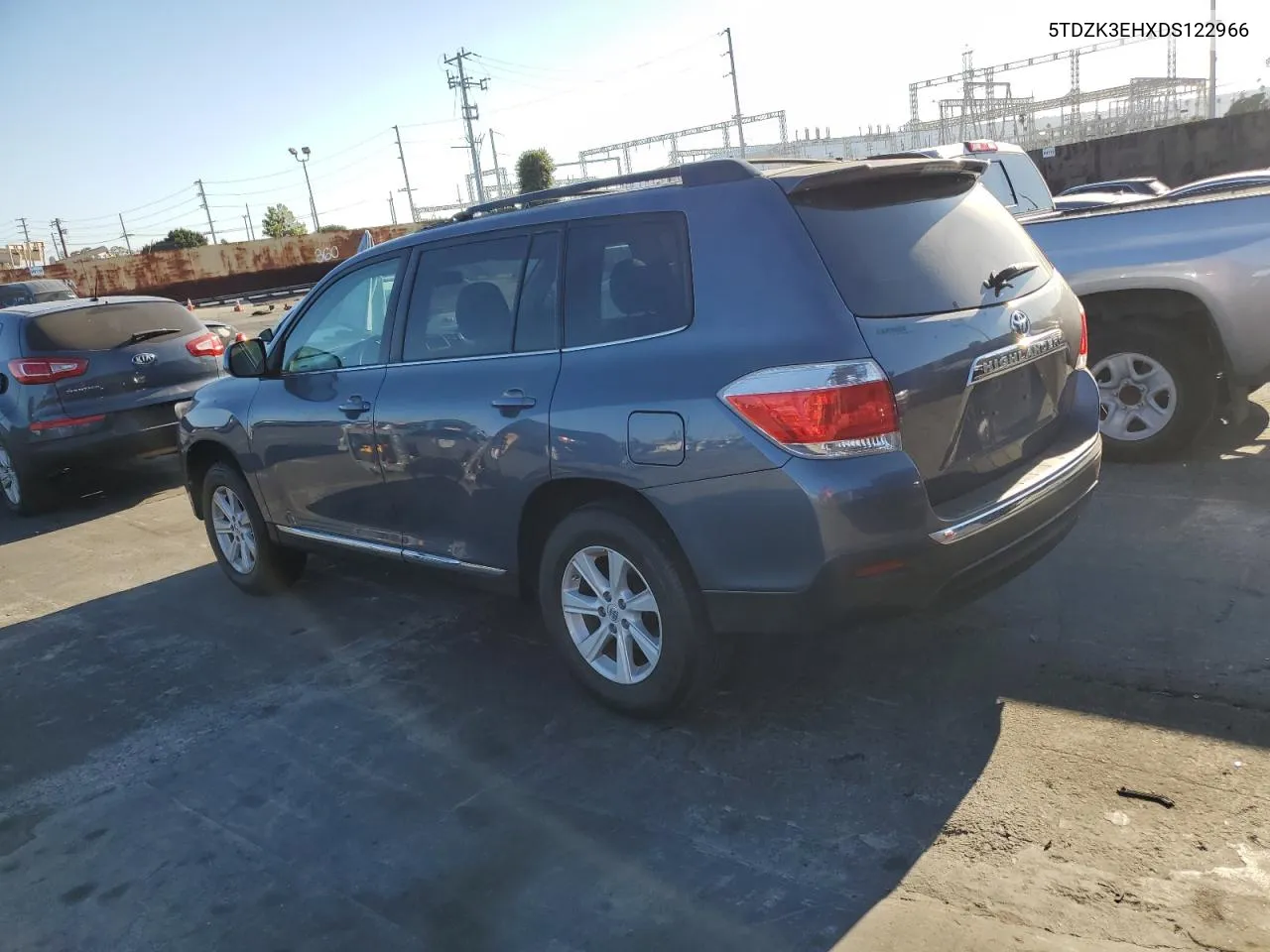 2013 Toyota Highlander Base VIN: 5TDZK3EHXDS122966 Lot: 70290594