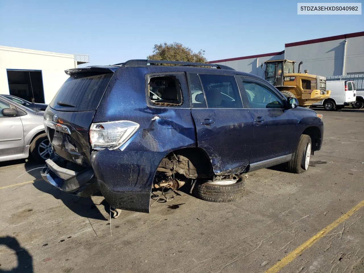 2013 Toyota Highlander Base VIN: 5TDZA3EHXDS040982 Lot: 73977034