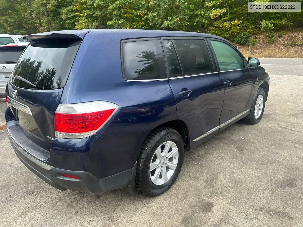 2013 Toyota Highlander Base VIN: 5TDBK3EHXDS220221 Lot: 74590994