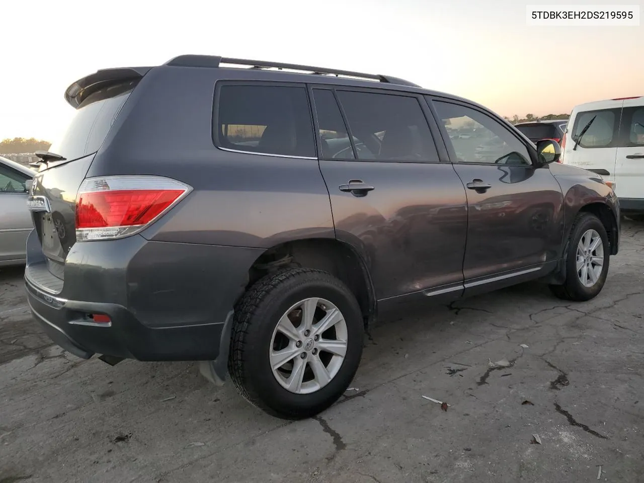 2013 Toyota Highlander Base VIN: 5TDBK3EH2DS219595 Lot: 80364854