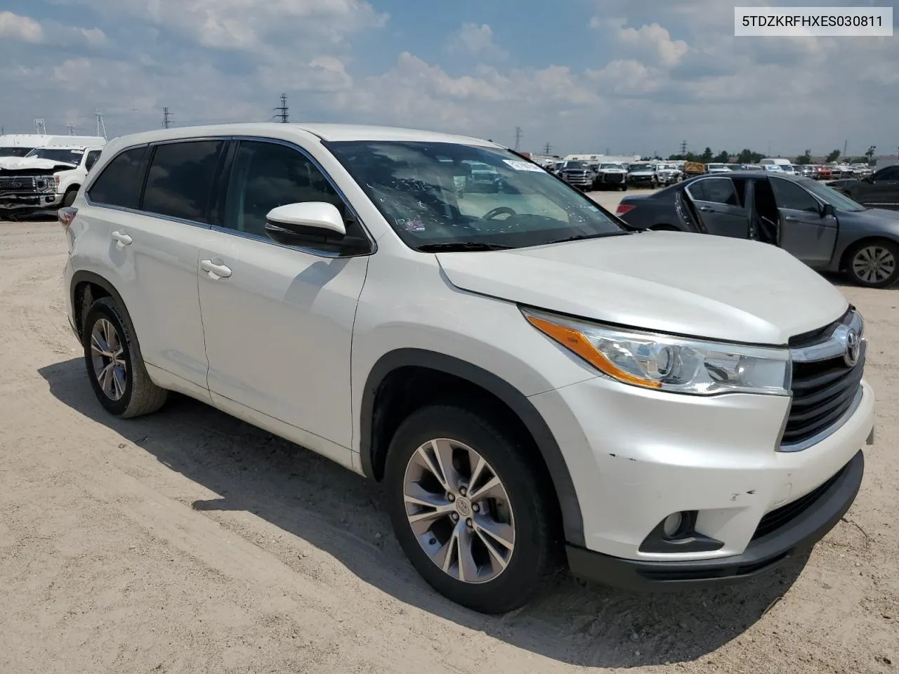 2014 Toyota Highlander Le VIN: 5TDZKRFHXES030811 Lot: 52760154