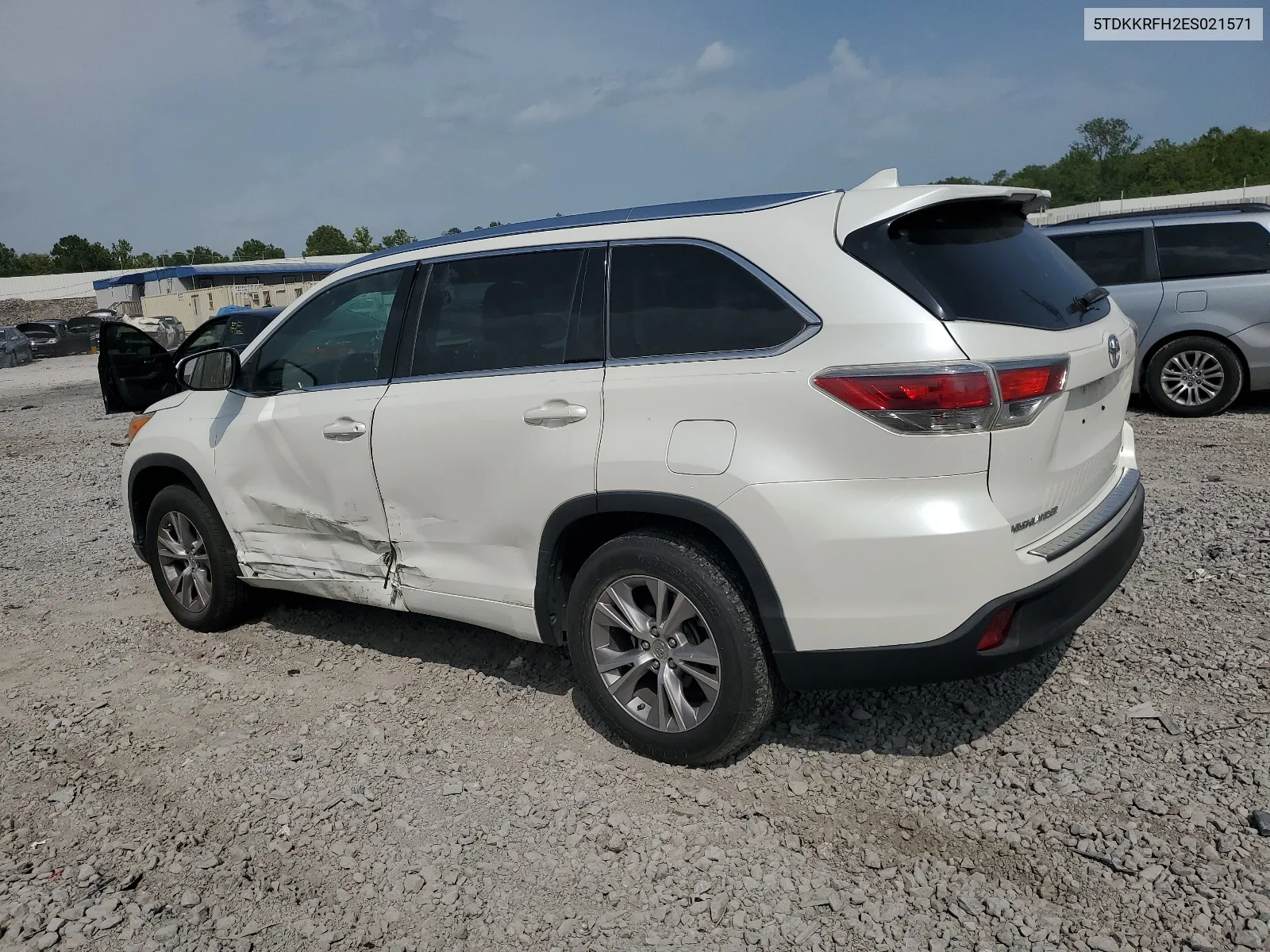 2014 Toyota Highlander Xle VIN: 5TDKKRFH2ES021571 Lot: 65786824