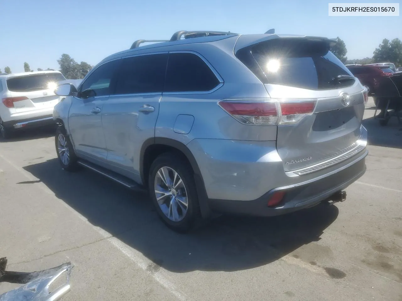 5TDJKRFH2ES015670 2014 Toyota Highlander Xle