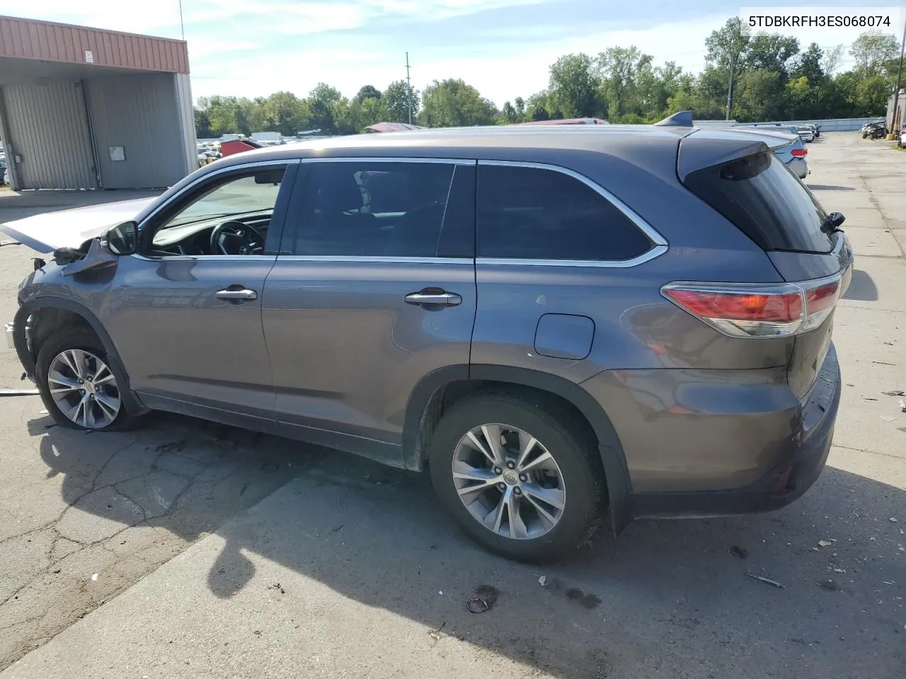 2014 Toyota Highlander Le VIN: 5TDBKRFH3ES068074 Lot: 69717824