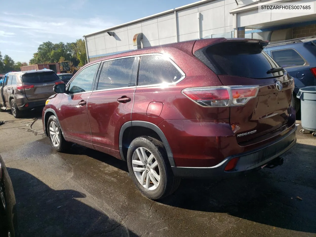 5TDZARFH0ES007685 2014 Toyota Highlander Le