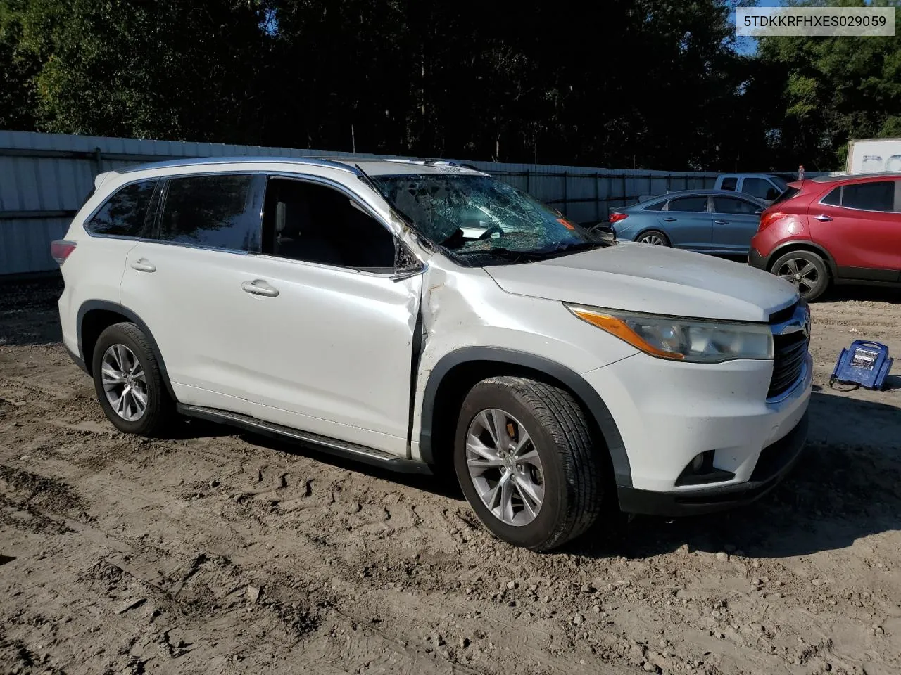 2014 Toyota Highlander Xle VIN: 5TDKKRFHXES029059 Lot: 74972434