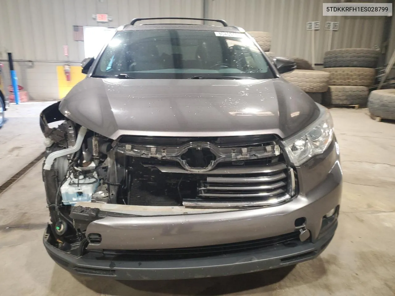 5TDKKRFH1ES028799 2014 Toyota Highlander Xle