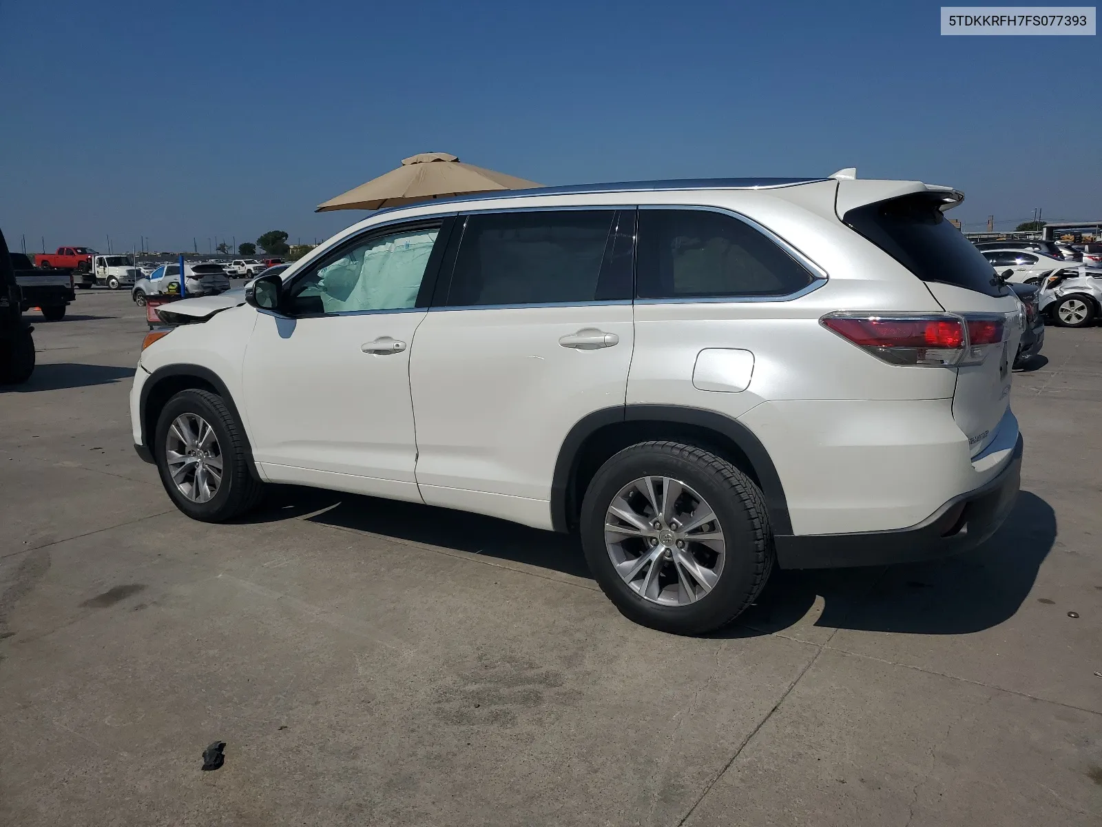 5TDKKRFH7FS077393 2015 Toyota Highlander Xle