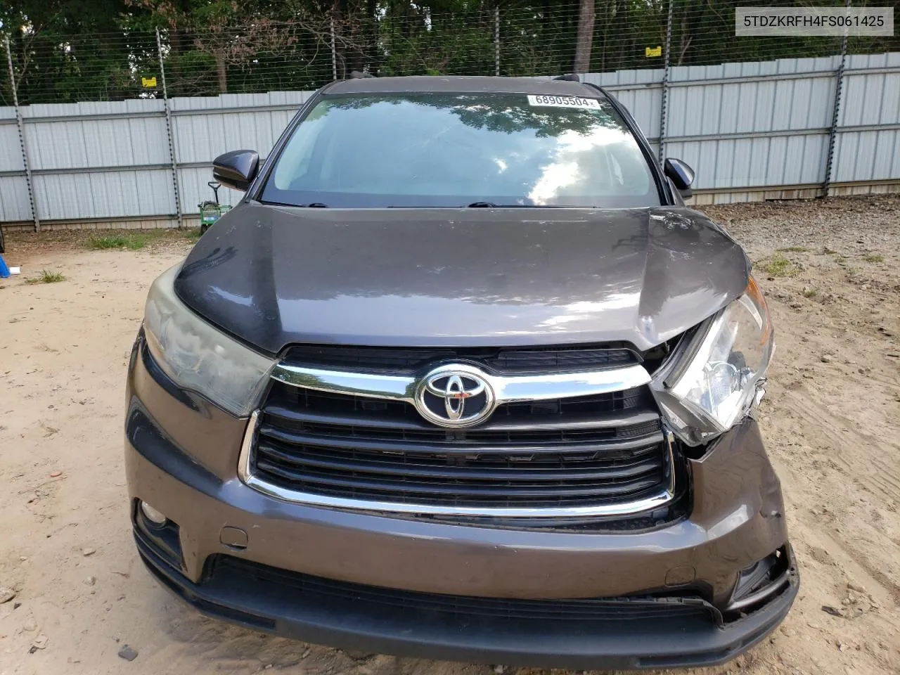 5TDZKRFH4FS061425 2015 Toyota Highlander Le