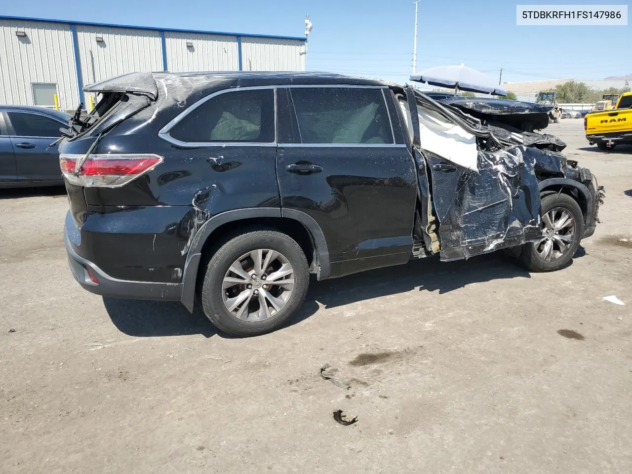 5TDBKRFH1FS147986 2015 Toyota Highlander Le