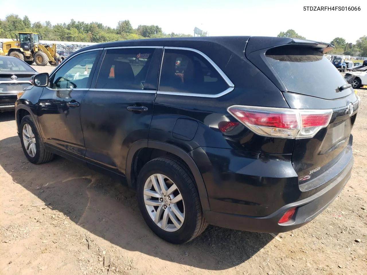 5TDZARFH4FS016066 2015 Toyota Highlander Le