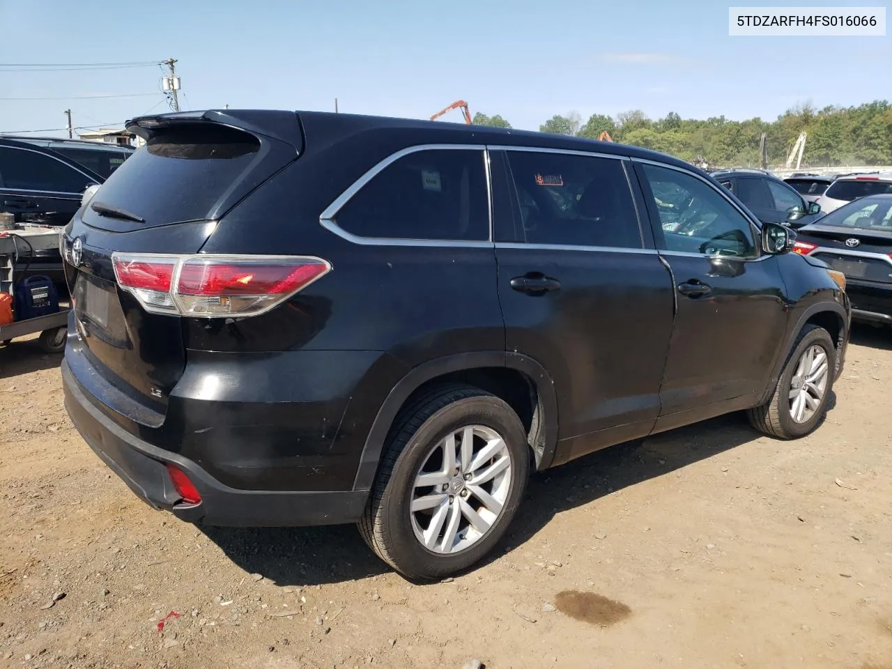 5TDZARFH4FS016066 2015 Toyota Highlander Le