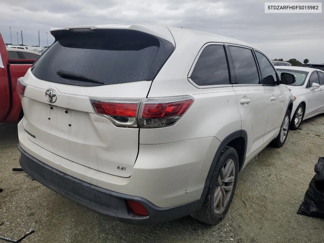 5TDZARFH0FS015982 2015 Toyota Highlander Le