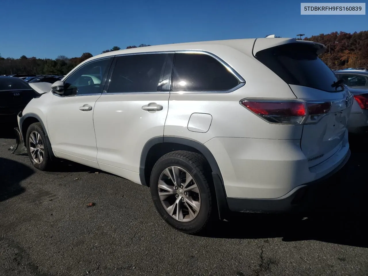 2015 Toyota Highlander Le VIN: 5TDBKRFH9FS160839 Lot: 77180264