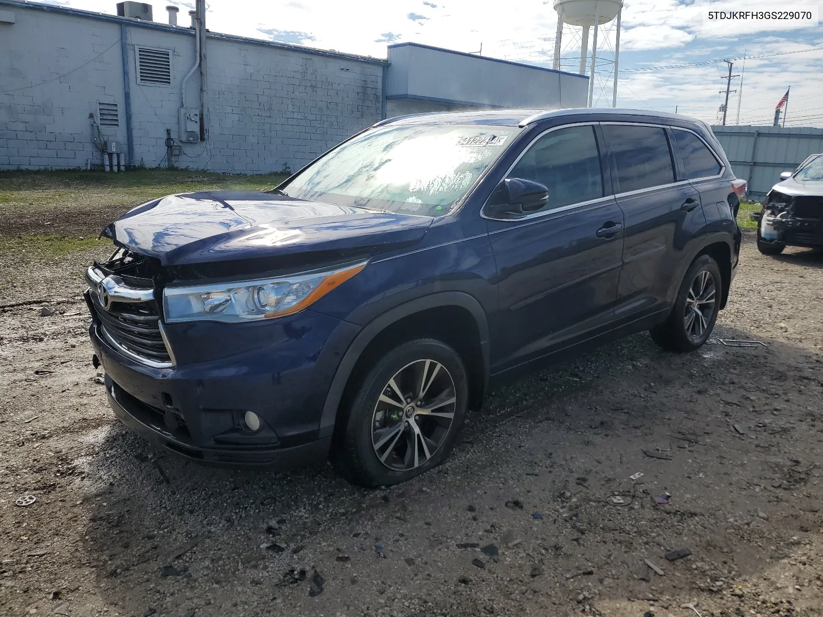 2016 Toyota Highlander Xle VIN: 5TDJKRFH3GS229070 Lot: 54122244