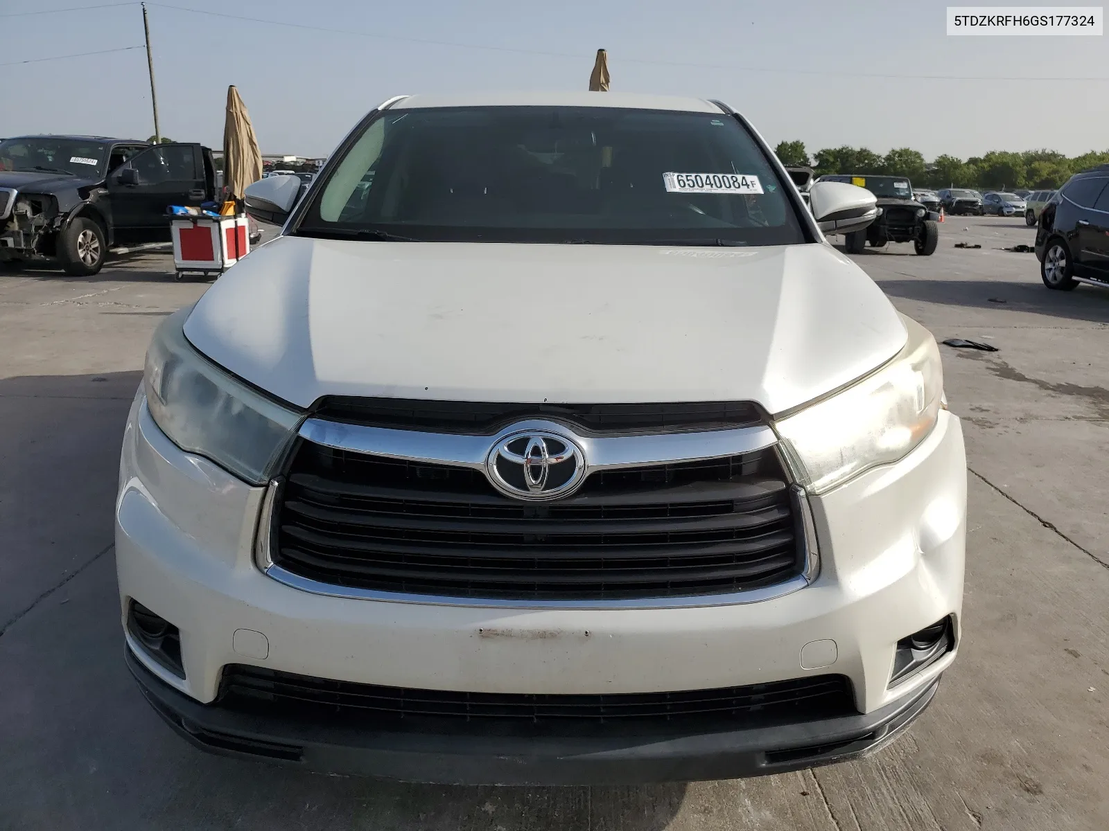 5TDZKRFH6GS177324 2016 Toyota Highlander Le