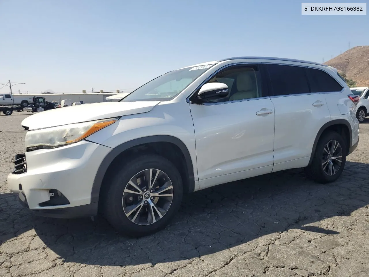 5TDKKRFH7GS166382 2016 Toyota Highlander Xle