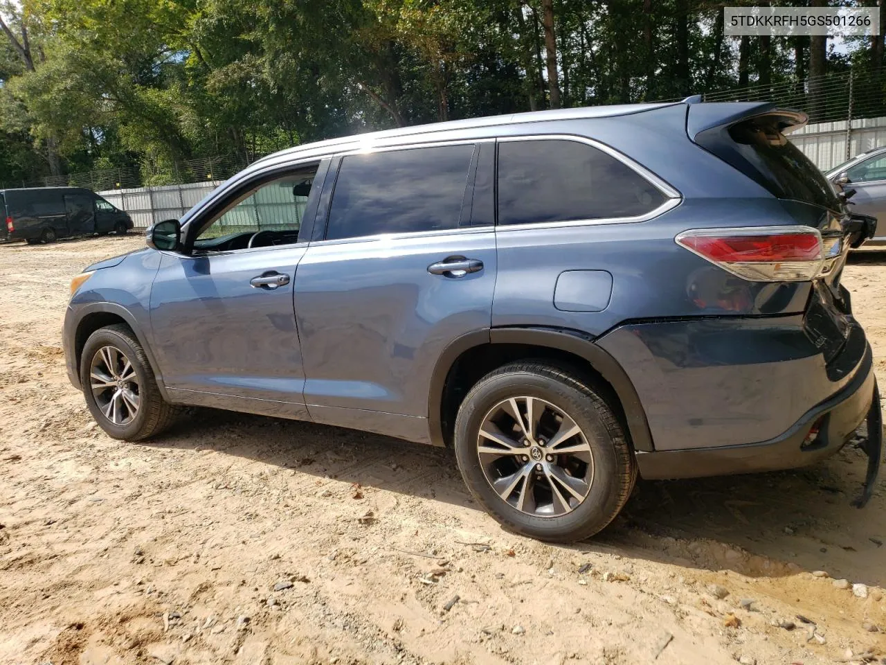 2016 Toyota Highlander Xle VIN: 5TDKKRFH5GS501266 Lot: 70031494