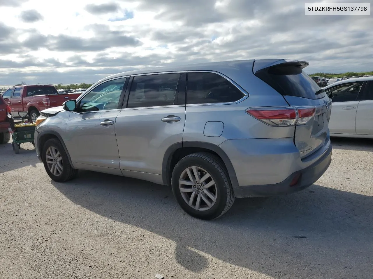 5TDZKRFH5GS137798 2016 Toyota Highlander Le