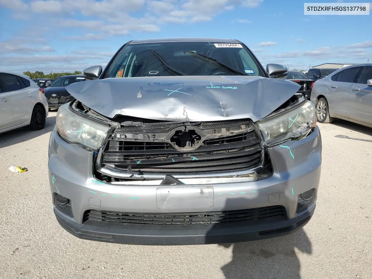 5TDZKRFH5GS137798 2016 Toyota Highlander Le