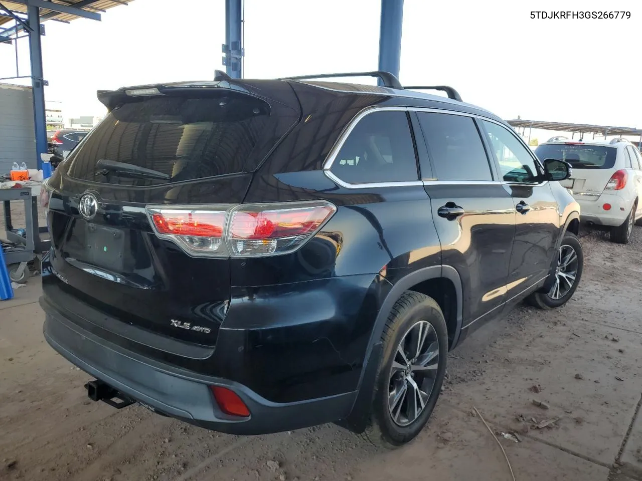 2016 Toyota Highlander Xle VIN: 5TDJKRFH3GS266779 Lot: 71500194