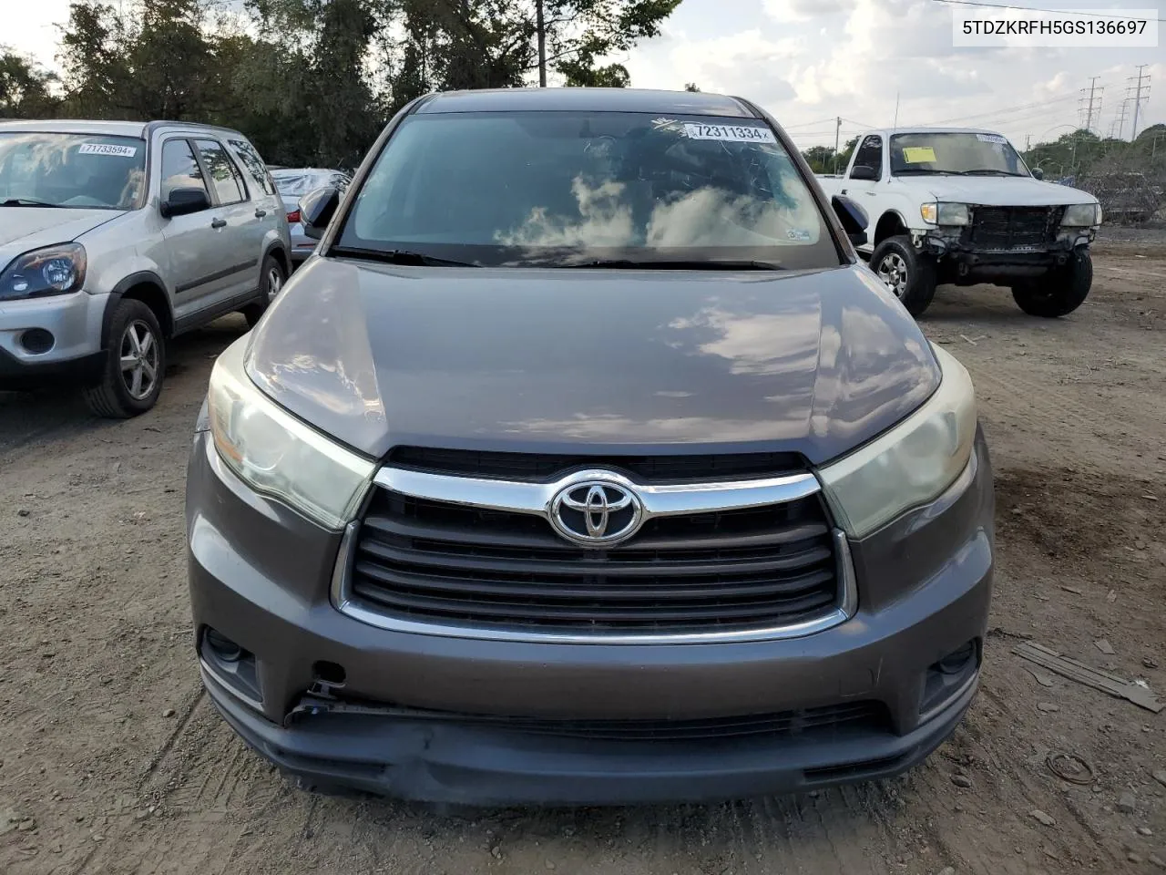 5TDZKRFH5GS136697 2016 Toyota Highlander Le